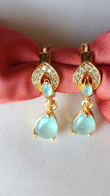 Gold plated earrings with sky diamond