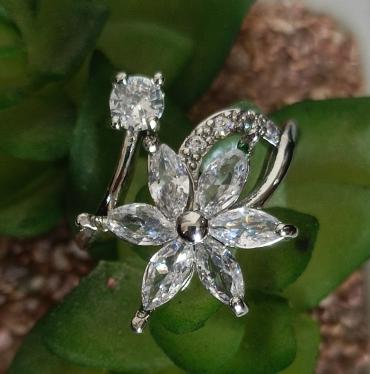 Silver pearl star Ring